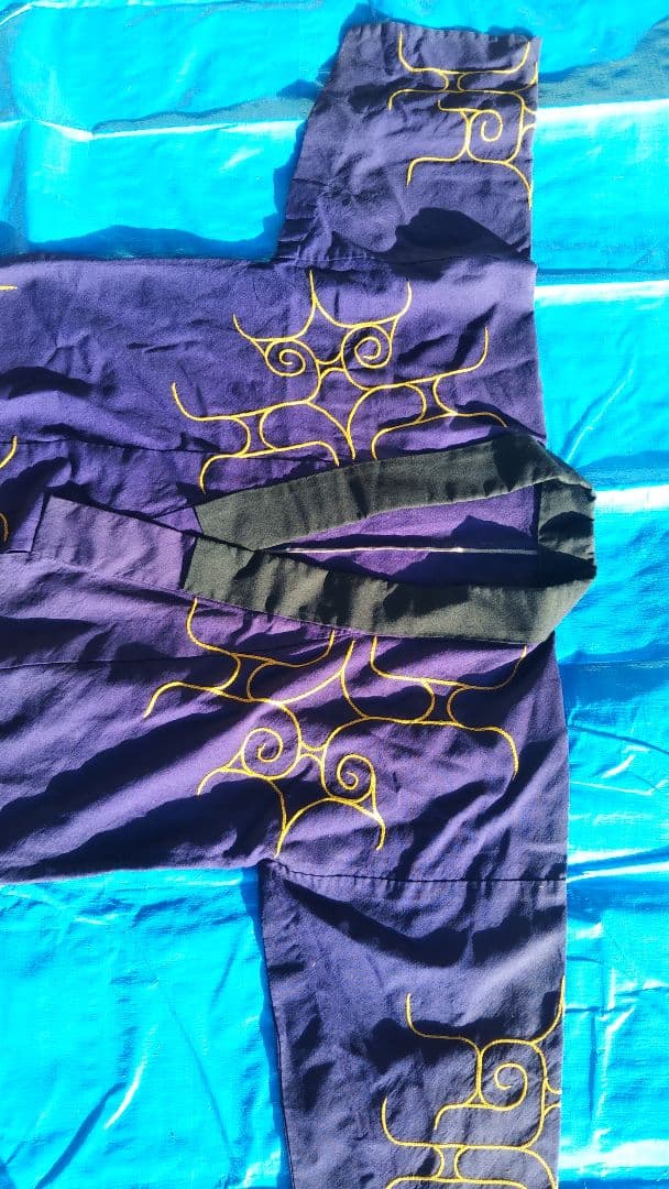 2月限定)アイヌ伝統衣装 当時物 手縫い刺繍 歴史的保存品 - メルカリ