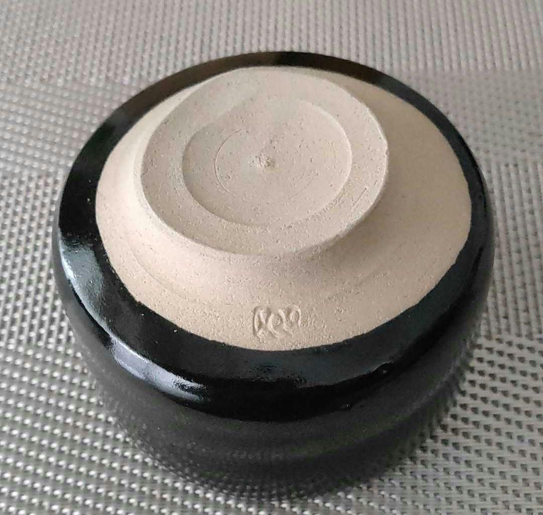 黒釉 ぐい呑み 加藤英一 G2 - メルカリ