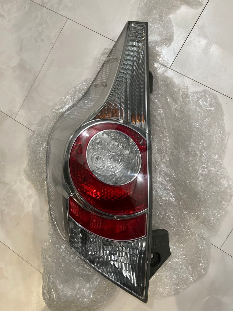 美品❗️NHP10 アクア テールランプ 左側 - メルカリ