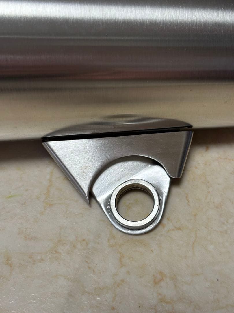 トライアンフ スラクストン 1200r 純正マフラー 新車外し デッド