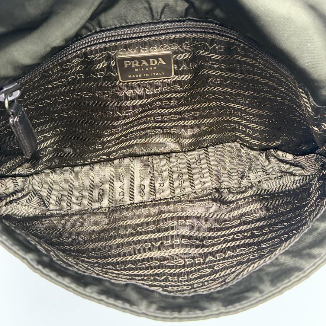 美品 PRADA プラダ ナイロン ショルダーバッグ カーキ A1359B1 - メルカリ