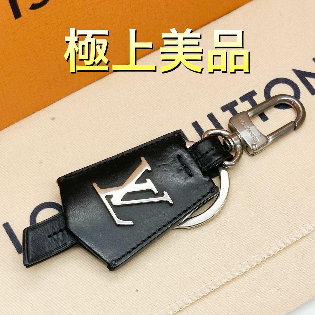 ルイヴィトン キーホルダー クロッシュ クレ ロゴ キーリング チャーム LV LOUIS VUITTON - 新古品ルイヴィトンキーホルダー LV クロッシュ クレ