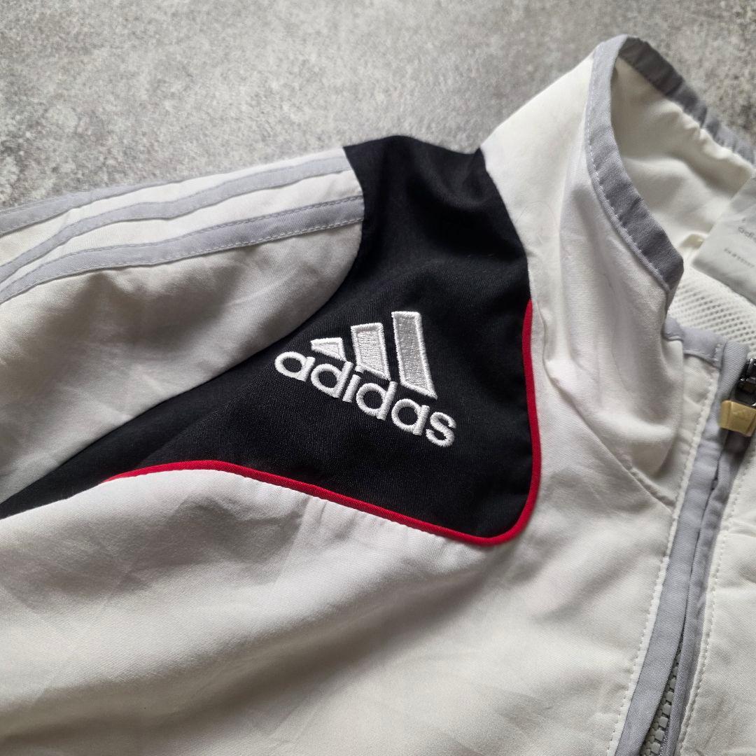 adidasアディダスリヴァプールナイロンジャケットドローコード刺繍ロゴ