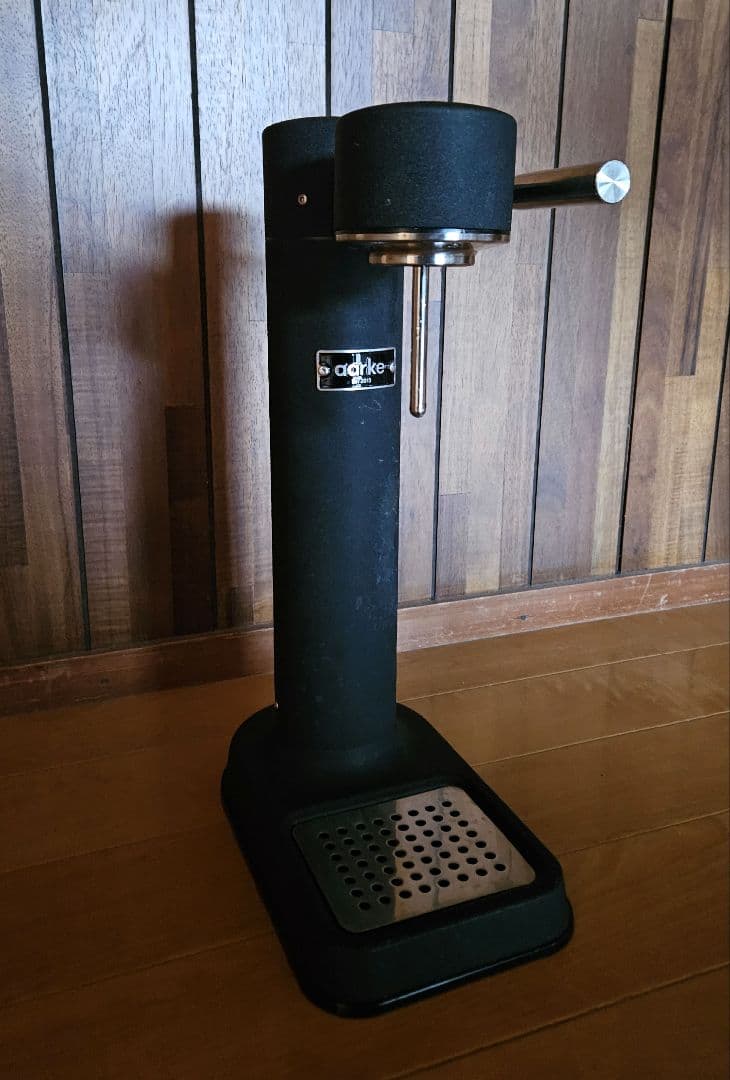 aarke carbonator 3 炭酸水メーカー ブラック aarke（アールケ）Carbonator 3 炭酸水メーカー マット | LIVING MOTIF