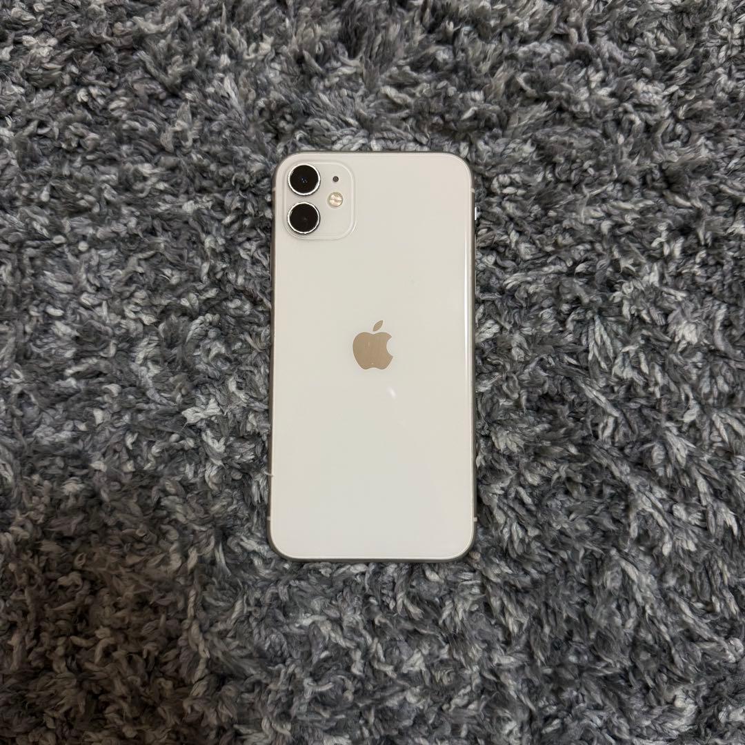 iPhone 11 ホワイト 128 GB au iPhone 11 AU 中古 16,500円 | ネット最安値の価格比較 プライスランク