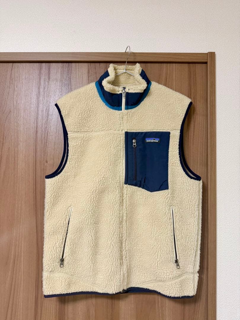 patagonia フリースベスト M クリーム色 - メルカリ