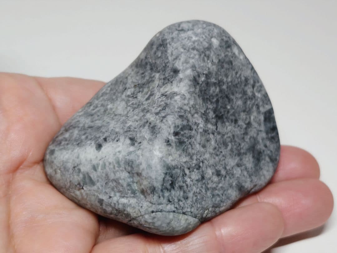 糸魚川132 翡翠 209g ヒスイ 原石 鑑賞石 自然石 誕生石 鉱物 鉱石 鑑別 天然記念物『糸魚川本翡翠原石』10kg - 国内外の優れた伝統工芸品