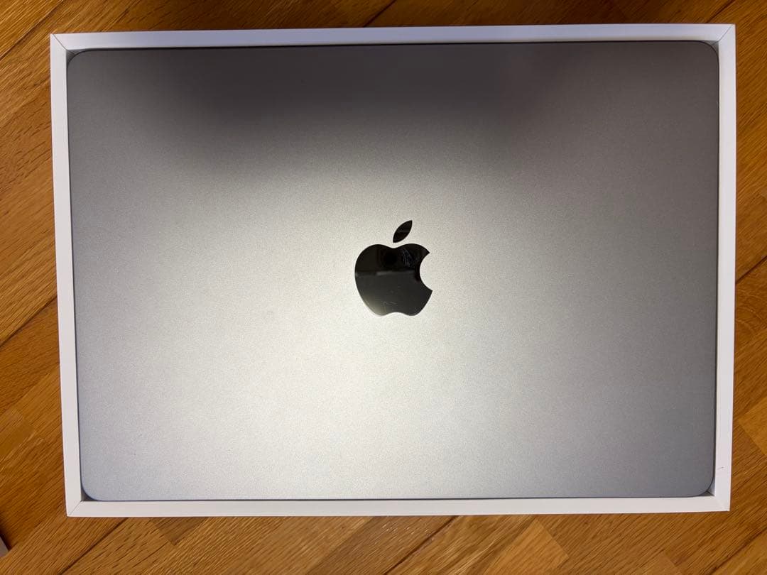 【美品】MacBookAirM2 13インチ2022 256GB、付属品完備 MacBook Air 13インチ Apple M2チップ搭載モデル [2022年モデル /SSD