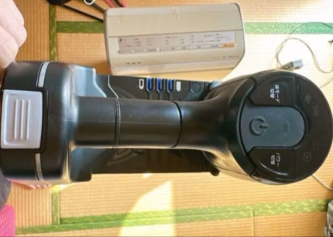 シャーク スティッククリーナー 本体 充電器 - メルカリ