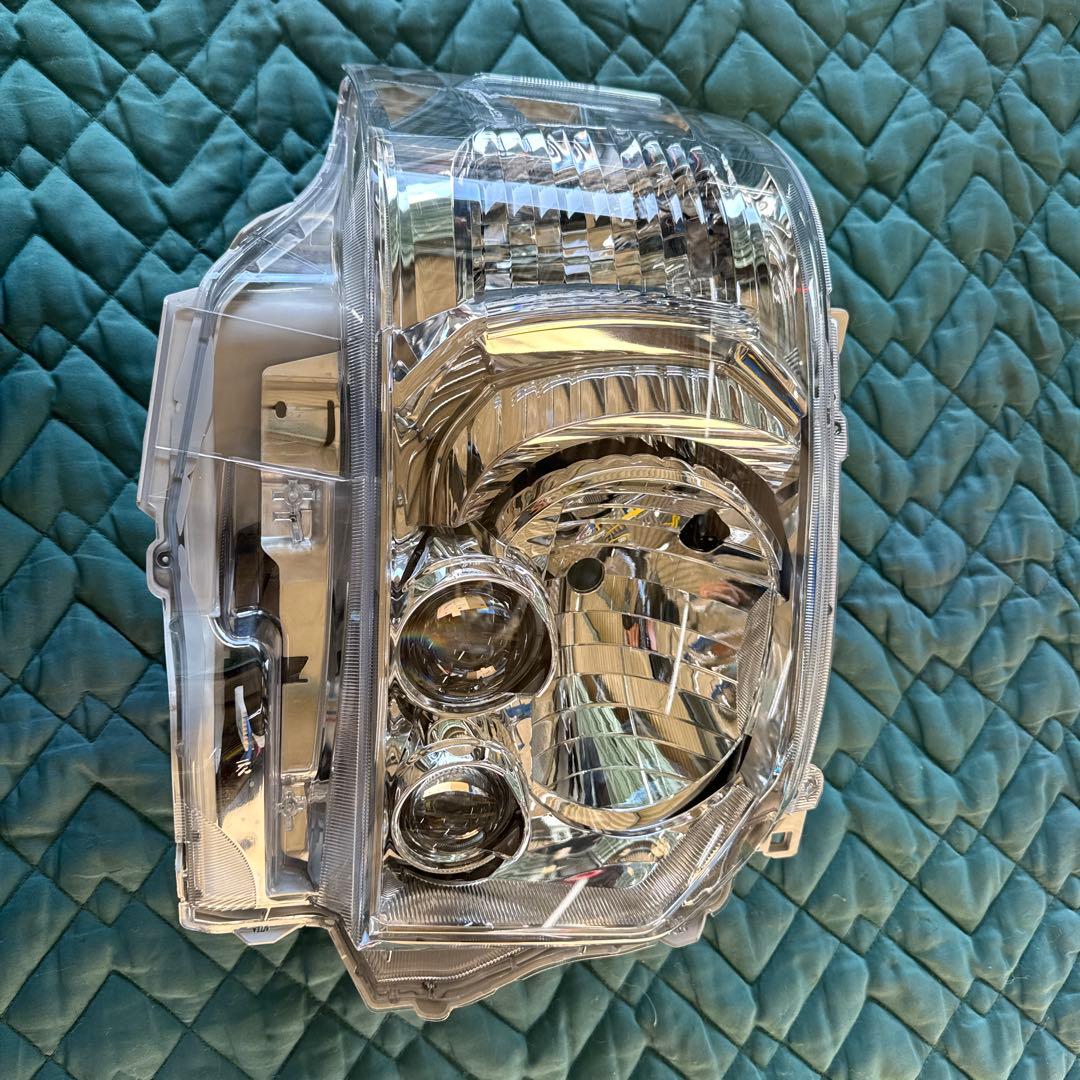 ハイエース右ヘッドライト　ジャンク品 2026年最新】Yahoo!オークション -ハイエース ヘッドライト ジャンクの