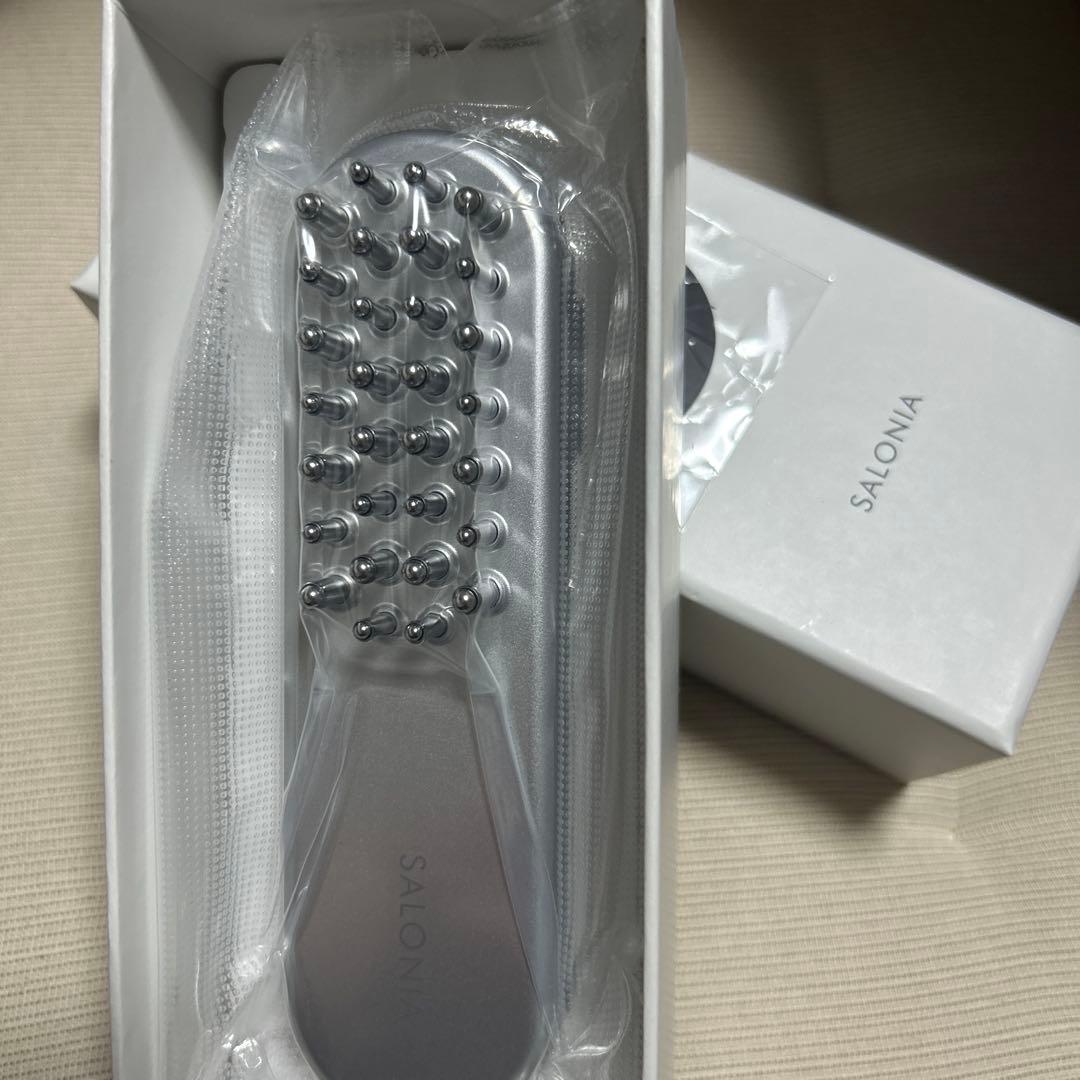 サロニア　SALONIA EMSリフトブラシ 未使用 試行錯誤を繰り返し完成した、EMSリフトブラシの開発経緯とアイテムに