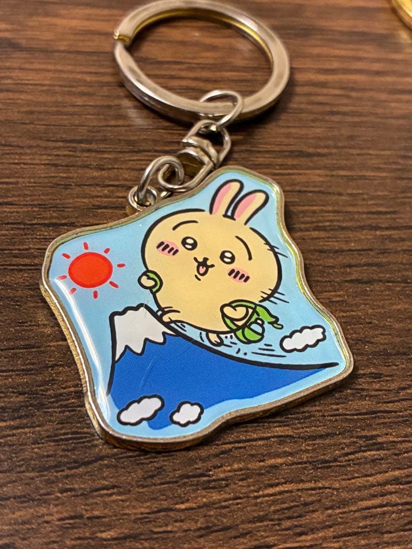 ちいかわご当地キーホルダー ハチワレ ウサギ - メルカリ