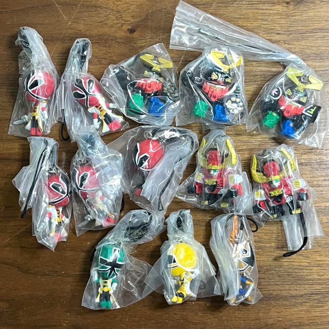 戦隊ヒーロー シンケンジャー フィギュアストラップ　13個セット 楽天市場】侍戦隊シンケンジャー シンケンジャーストラップ2 ミニ