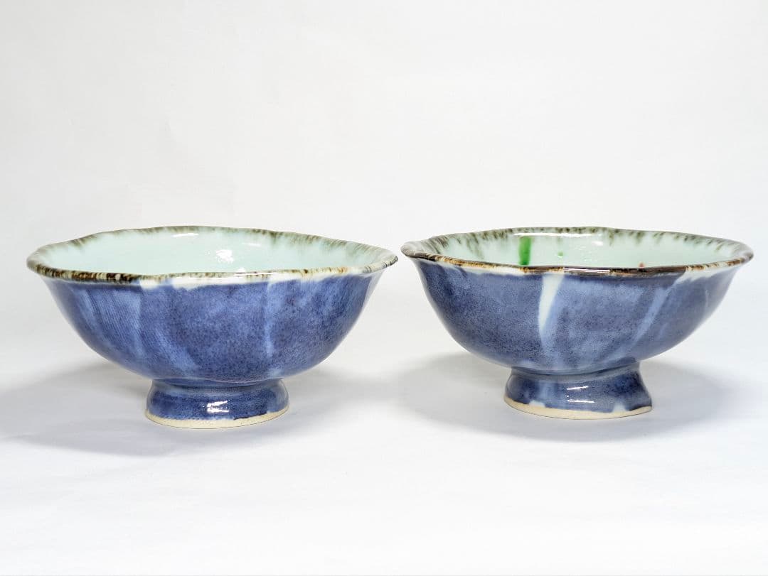 斉山窯 太田恵 作 赤絵 魚文 碗＆染付 蟹文 碗