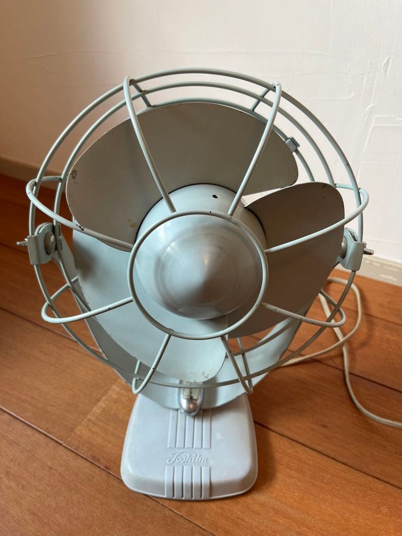 東芝 レトロ扇風機 小型 ヴィンテージ 動作品 フードパーツ交換済み Yahoo!オークション - 「昭和レトロ 扇風機 東芝」の落札相場・落札