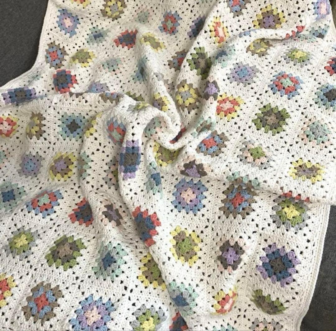 手編みブランケットマルチカバー　ソファーカバー モチーフ編みブランケット・マルチカバー ・ソファーカバー - メルカリ