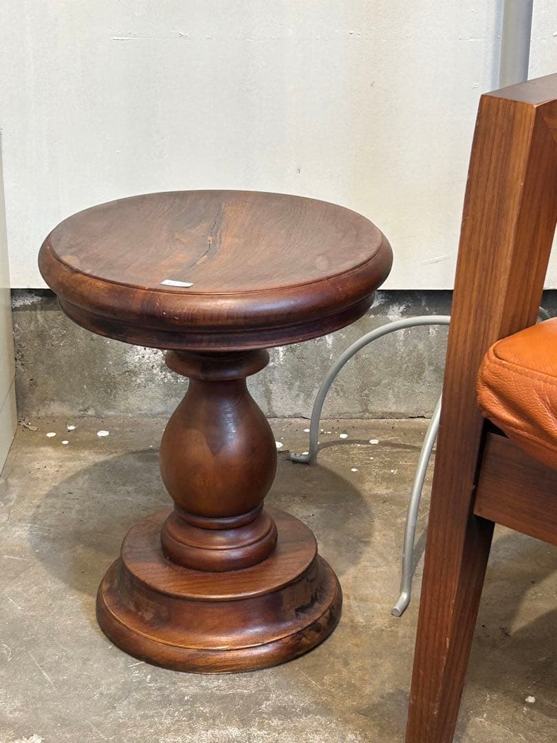 ウッドラウンドサイドテーブル【monoroom町田】の通販はau PAY