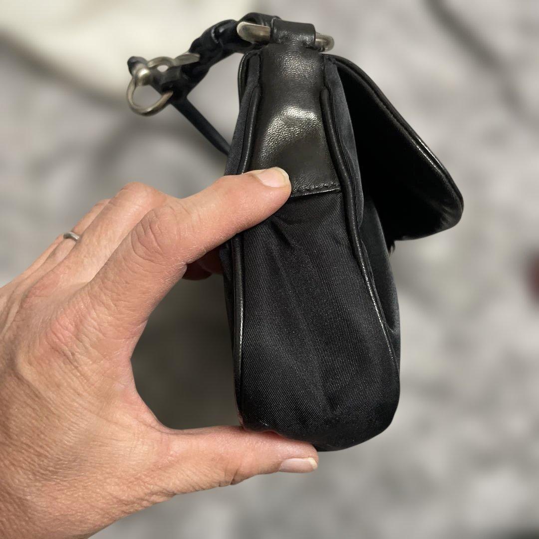 PRADAブラック ナイロン× ラム革ショルダーバッグ シルバー金具