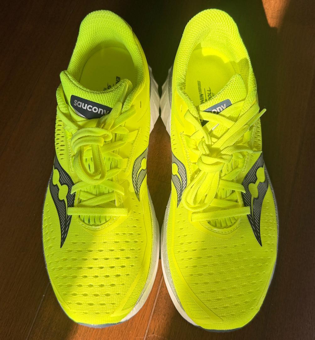 サッカニー エンドルフィン スピード 4 イエロー 26.0cm