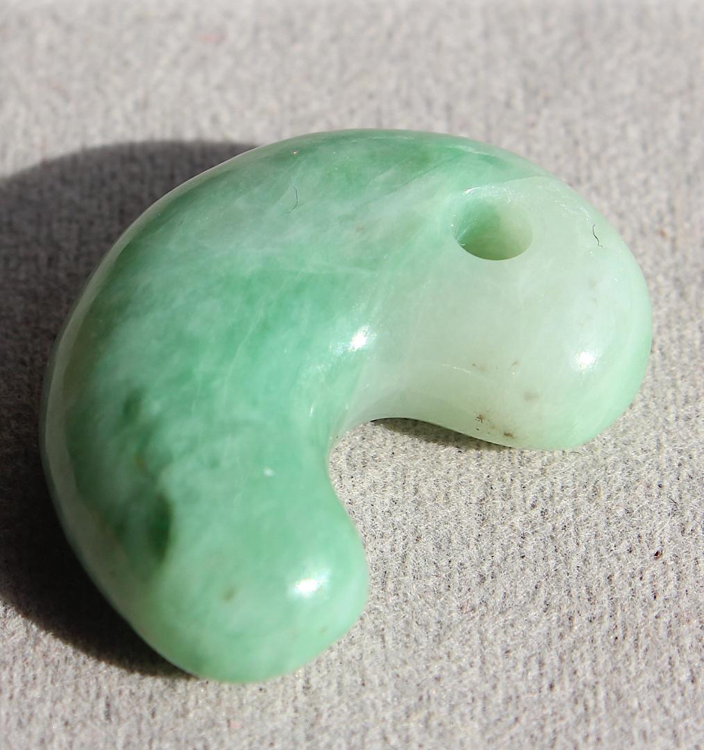 専用出品［透明感］糸魚川翡翠 勾玉 7.0g