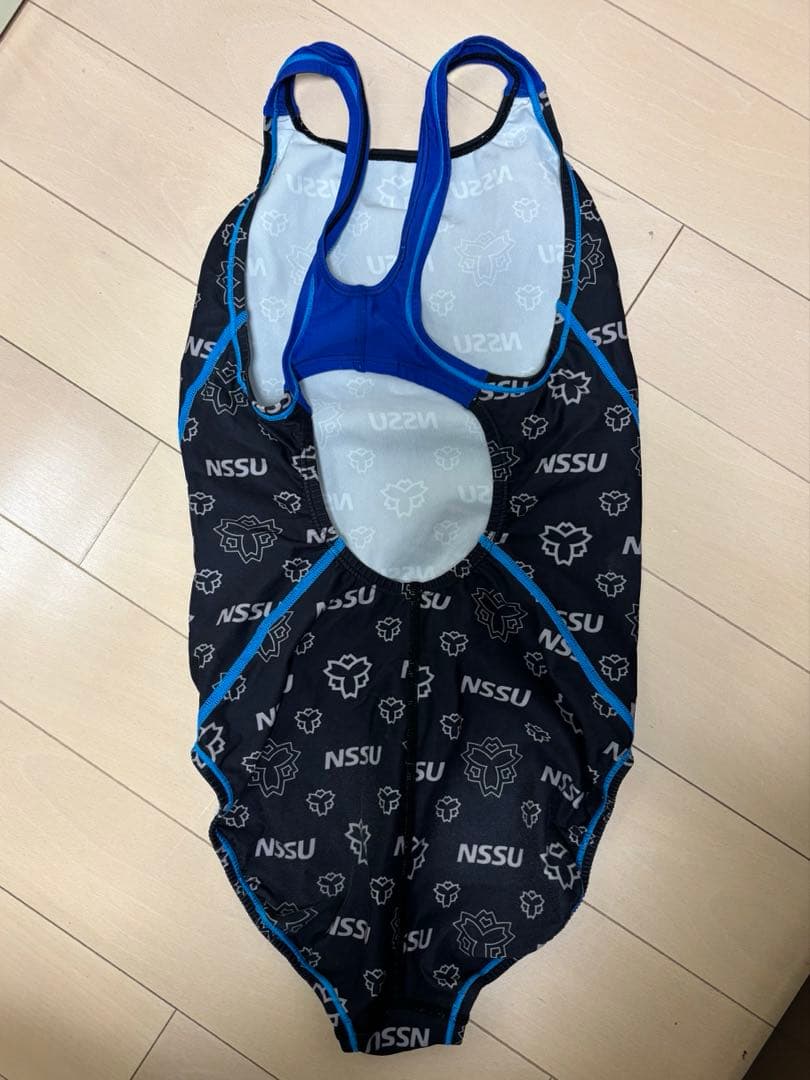 日本体育大学　水着