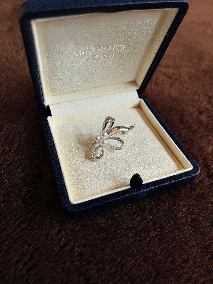 は*マ様 MIKIMOTO ミキモト アコヤ真珠3粒 リボンモチーフ シルバー MIKIMOTO ミキモト リボン アコヤパール 真珠 ネックレス シルバー