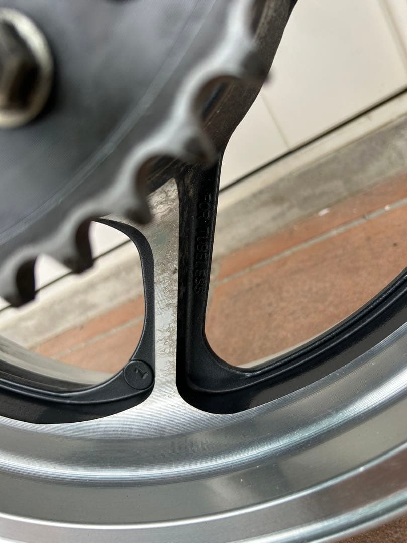 7*w様 カワサキ ゼファー1100 純正ホイール 前後 中古 - メルカリ