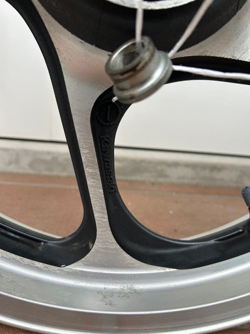 7*w様 カワサキ ゼファー1100 純正ホイール 前後 中古 - メルカリ