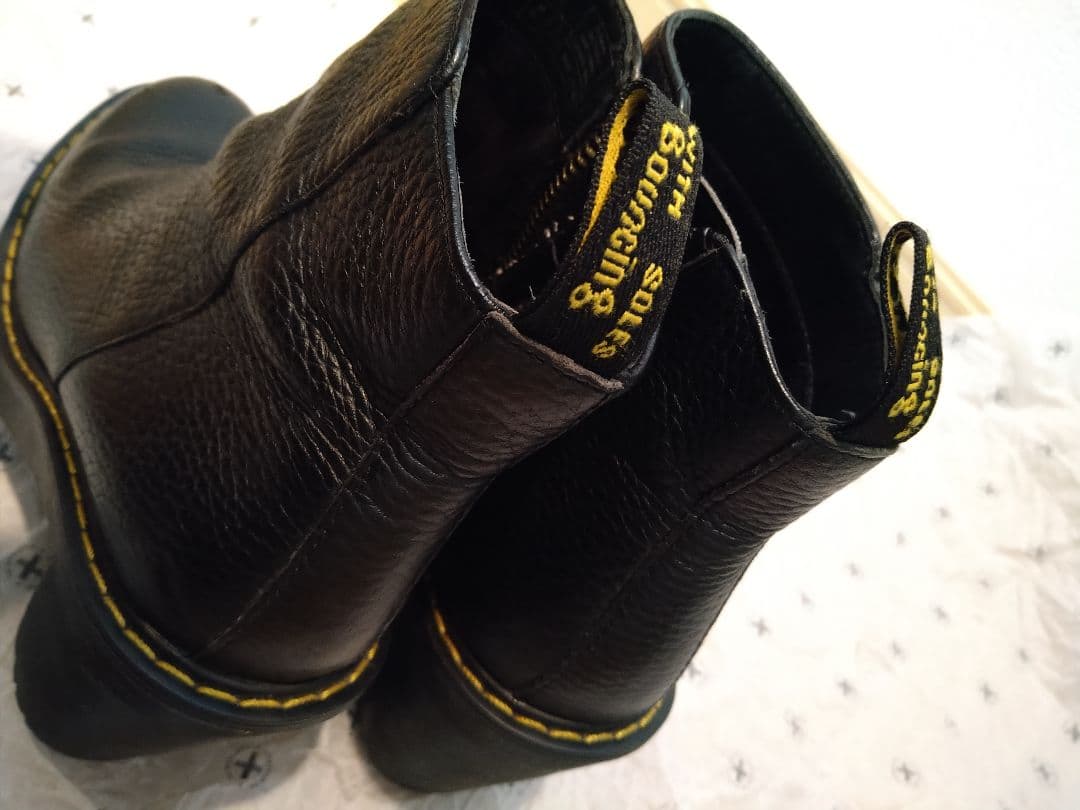 Dr.Martens ドクターマーチン MAGDALENA マグダレナ アンクルジップ