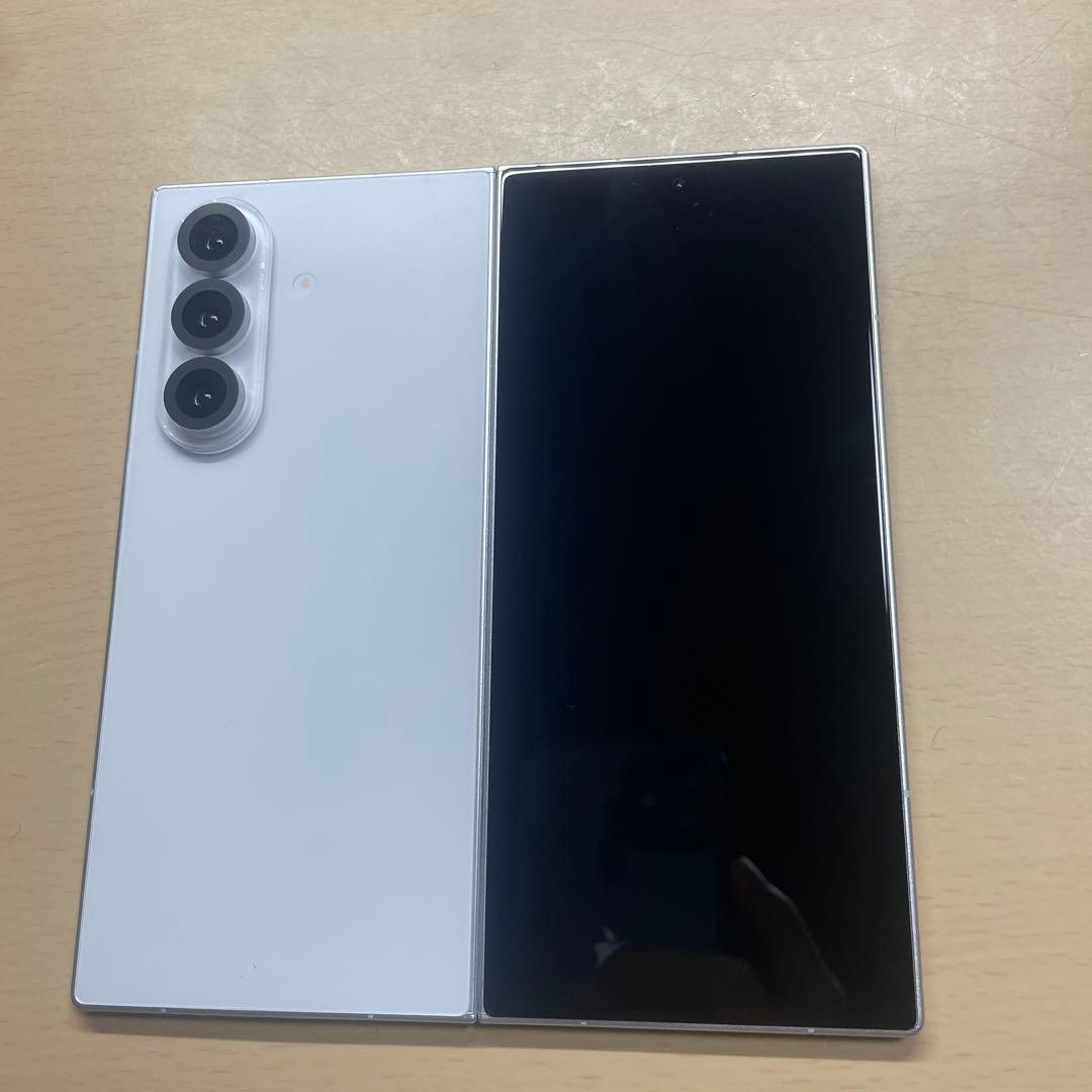 Galaxy Z Fold7 ホワイト　モックアップ　模型 5f985510-5c3b-11f0-bbaf-