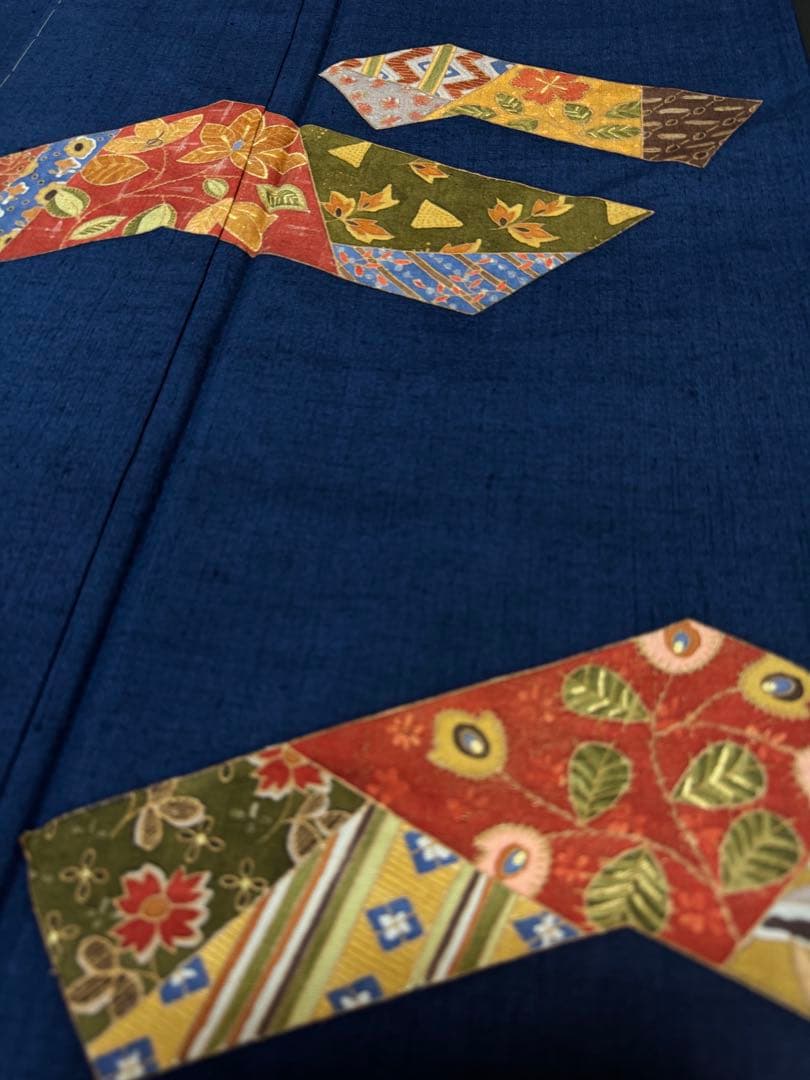 本場大島紬 経緯絣 小紋 縦縞 花文 桜 美品 イ6630 - メルカリ 本場