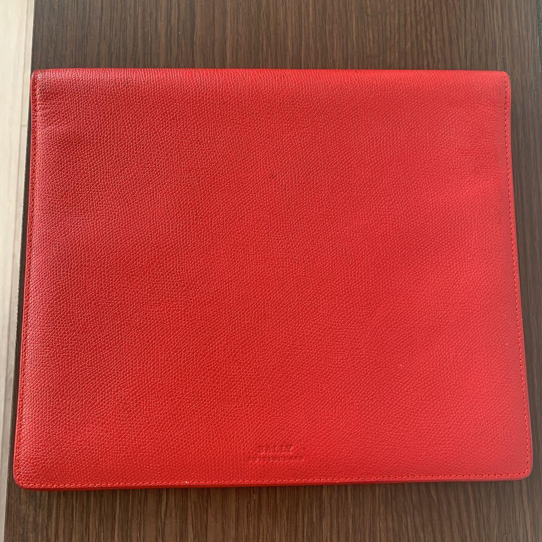 Bally 本革　iPad ケース　赤　9.7インチ用 Bally 本革 iPad ケース 赤 9.7インチ用 - メルカリ