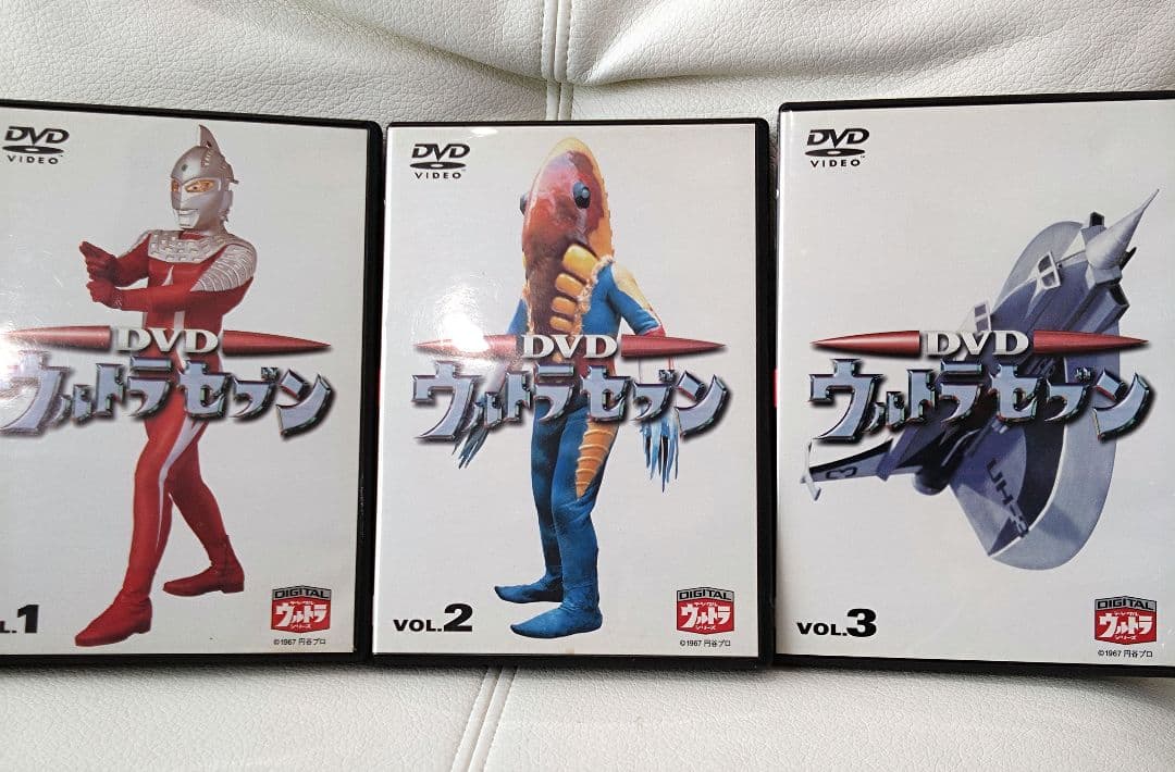 ウルトラセブンDVD 12巻セット - メルカリ