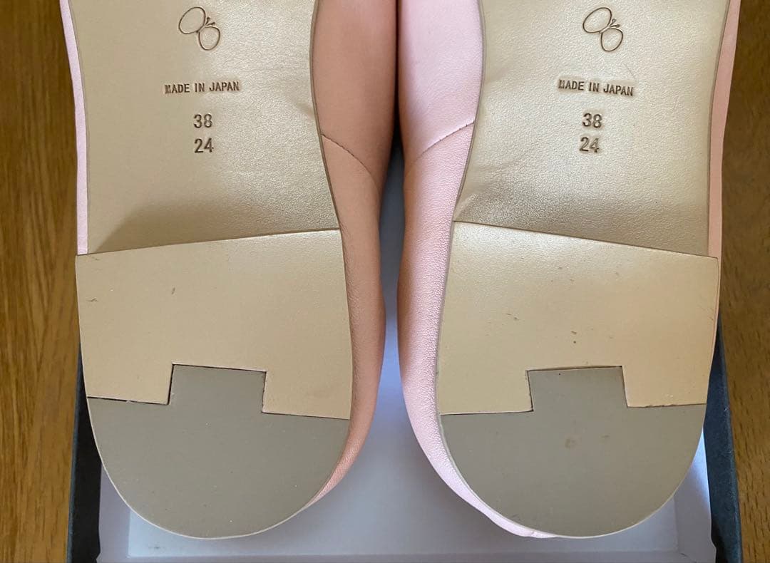 ミナペルホネン 本革シューズ（38・24cm 細身） ピンク 試着のみ