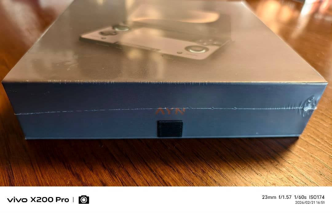 新品未開封】AYN Thor 1TB 16GB Rainbow - メルカリ