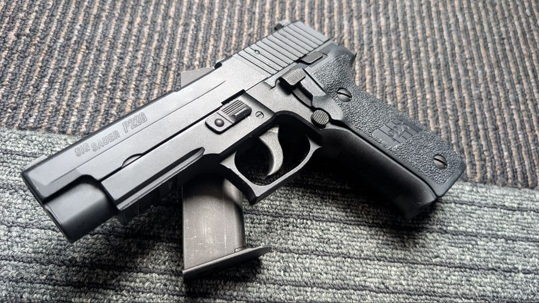 東京マルイ SIG P226 ガスガン - メルカリ