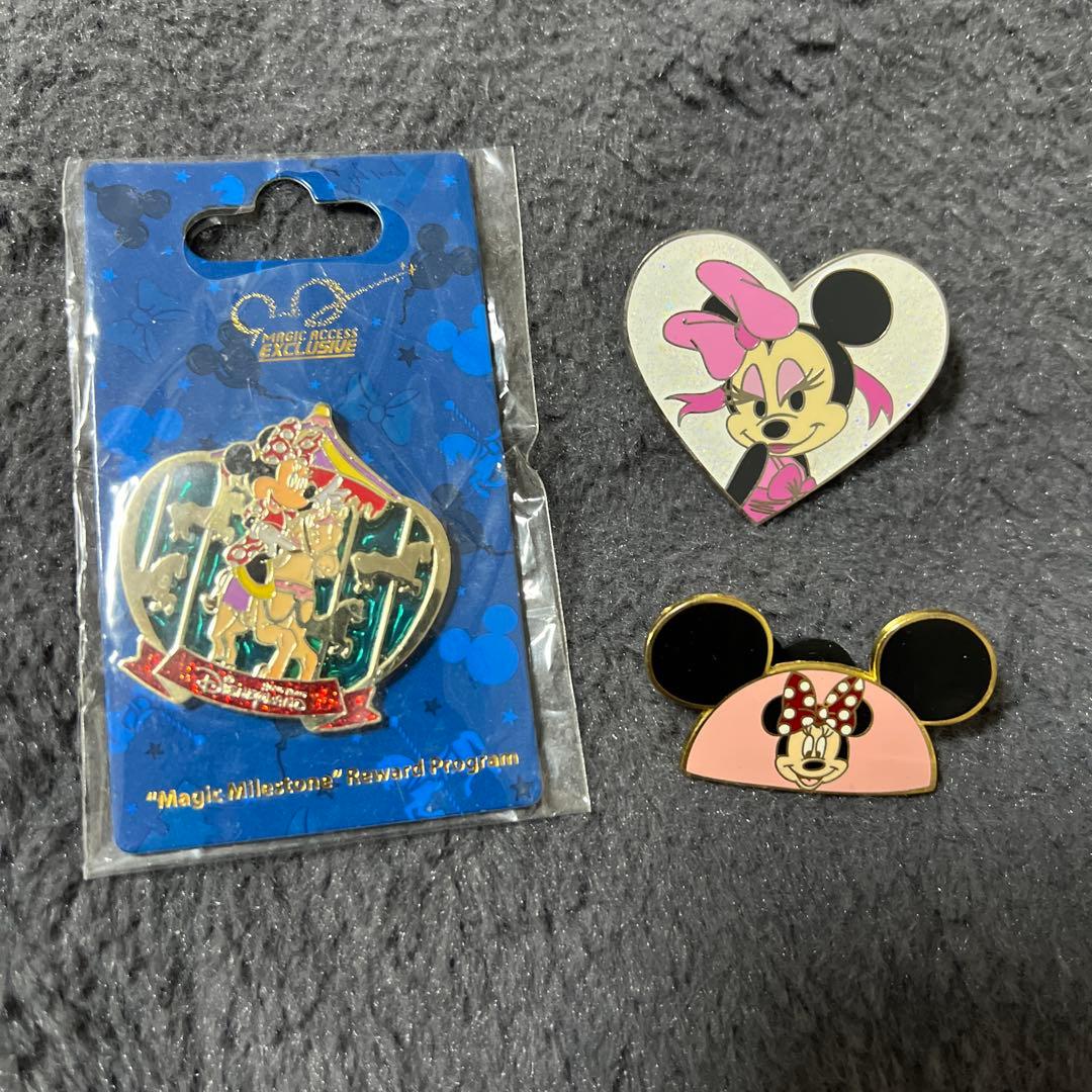 ディズニー ミニー ピンバッジ 3点セット - メルカリ