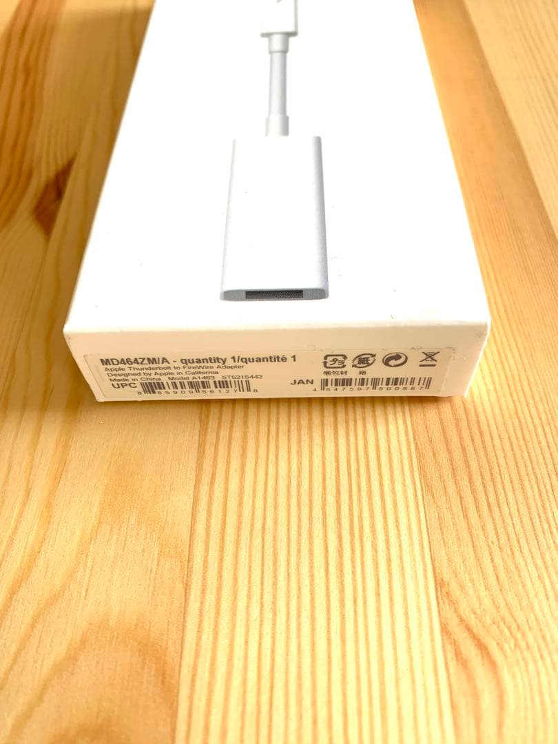 Thunderbolt to FireWire Adapter MD464ZM - メルカリ