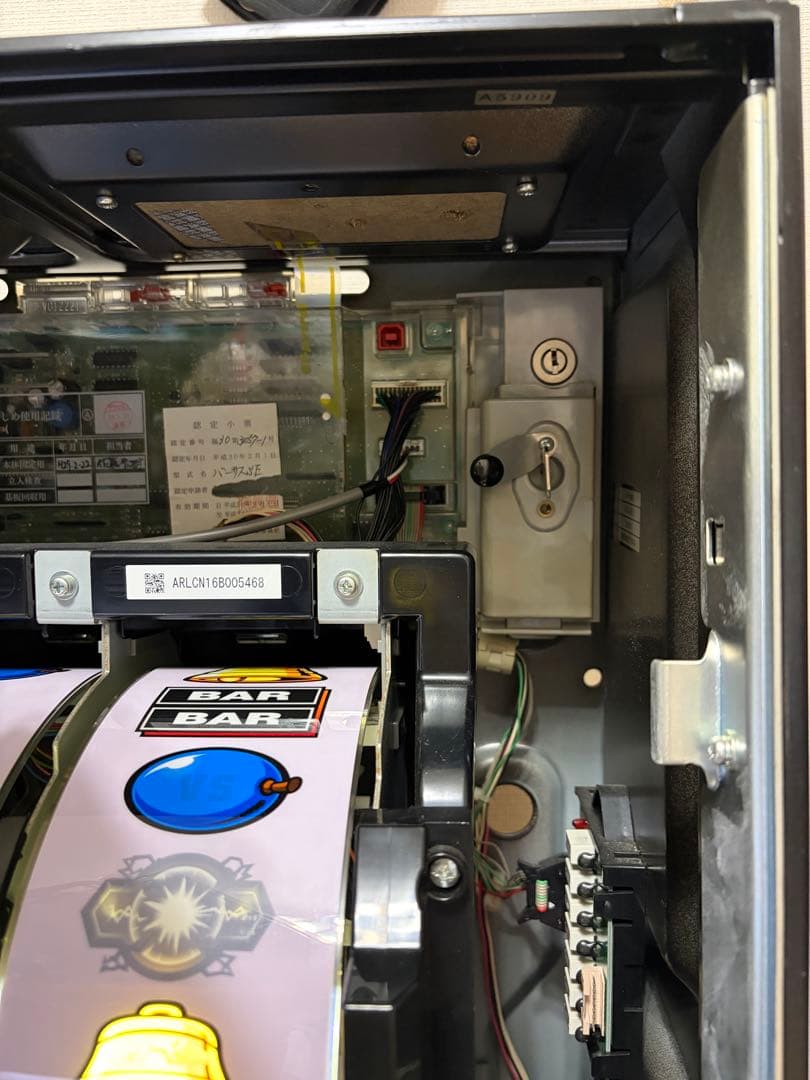 VERSUS バーサス 5号機 実機 コイン不要機