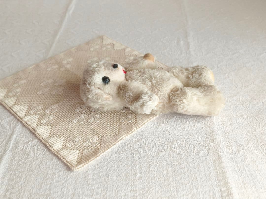 komakiさま】vintage bear ❀ ベロのでた愛くるしいクマちゃん - メルカリ