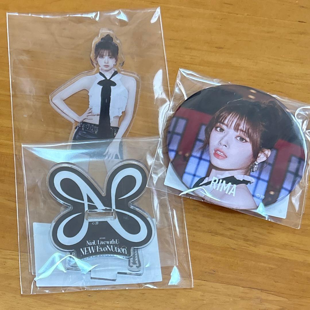 NiziU リマ アクスタ 缶バッジ 缶バッチ NEW EvoNUtion - メルカリ