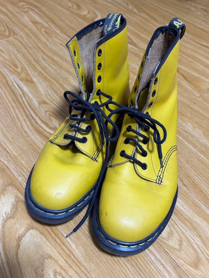 ドクターマーチン 8ホール イエロー 美品 ドクターマーチン JADON Ⅱ STAR 8ホール イエロー UK6 - メルカリ