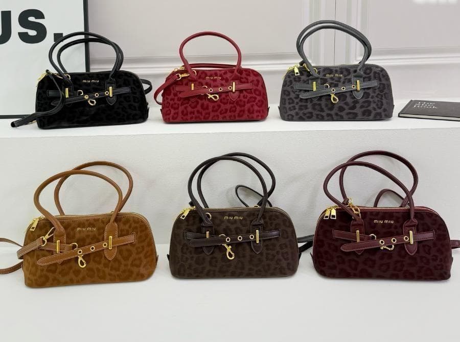 miu miu ヒョウ柄ショルダーバッグ# - メルカリ