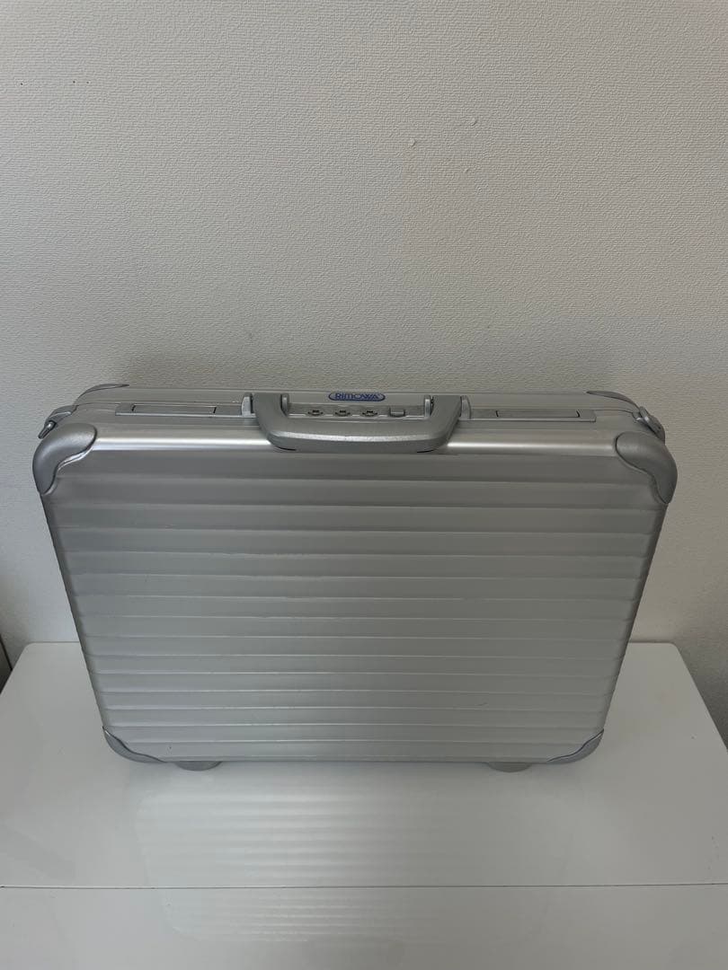 リモワ（RIMOWA)　トパーズ　アタッシュケース RIMOWA TOPAS リモワ トパーズ 33L アタッシュケース｜Yahoo!フリマ
