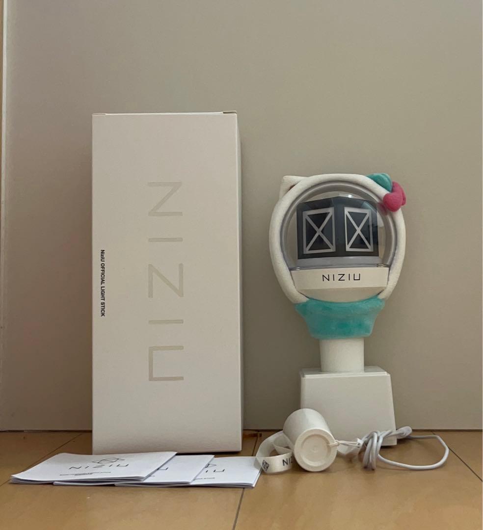 NiziU ペンライト カバーセット マユカ おまけ付き - メルカリ