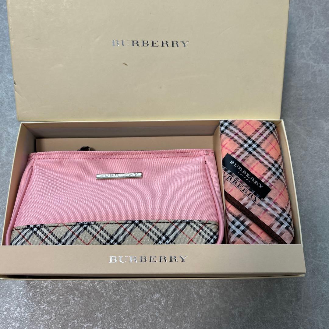 バーバリー BURBERRY ポーチ ハンカチギフトセット 新品未使用 - メルカリ