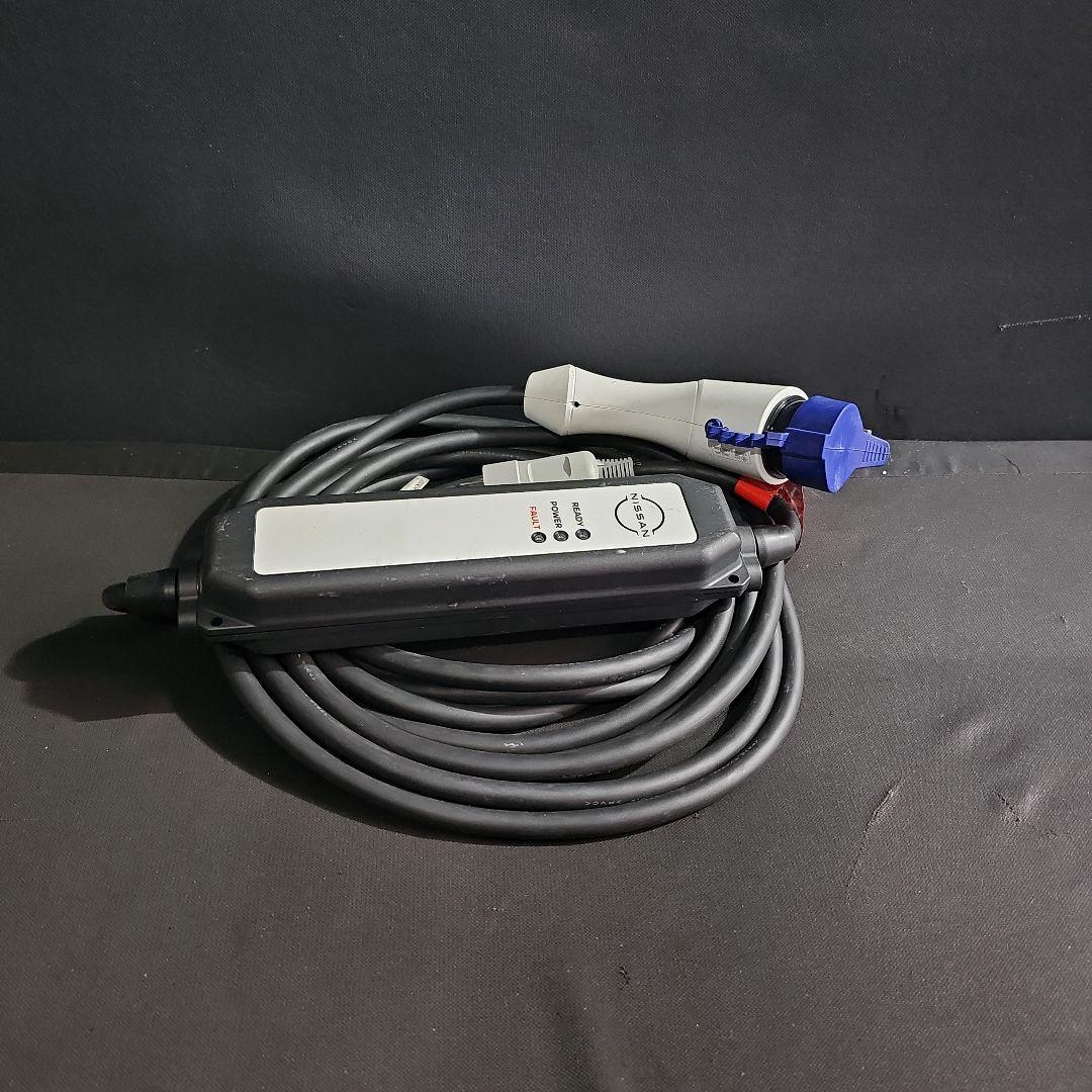Nissan 電気自動車用充電器 Model No.29690 6WX0A 日産 Nissan EV 充電ケーブル 29690 6WX0A - メルカリ
