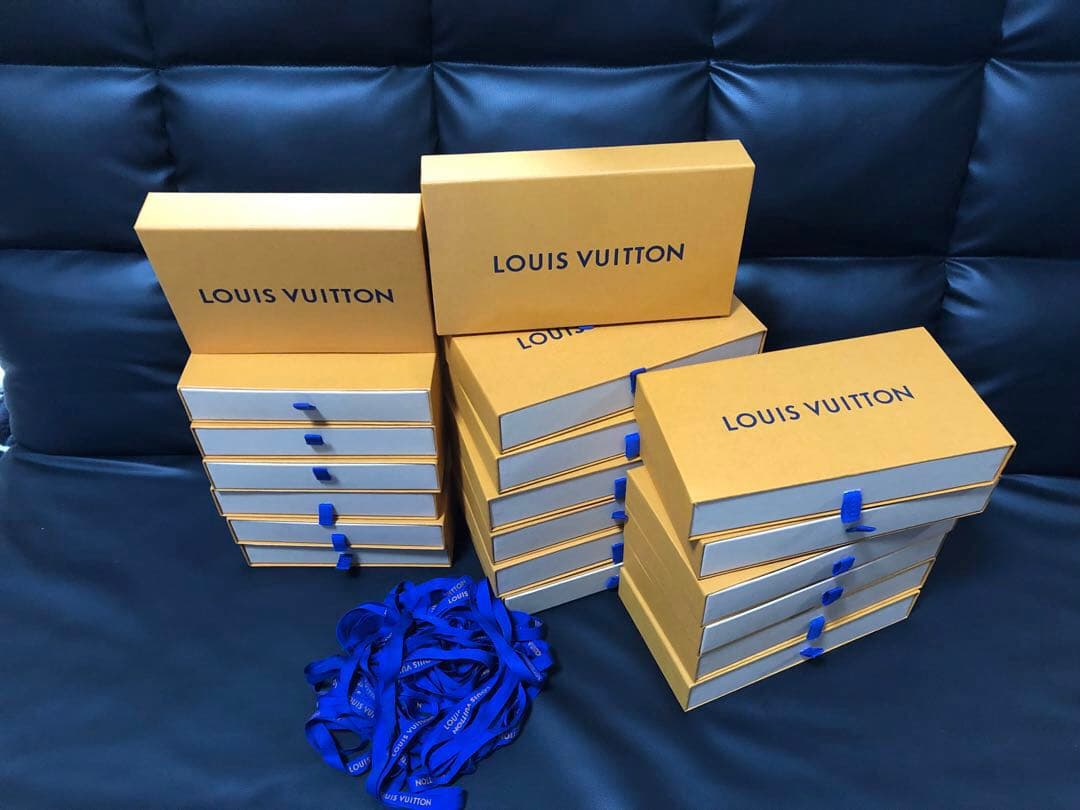 ルイヴィトン　財布箱　携帯ケース箱　20箱　リボン 美品⭐︎ ルイヴィトン 服 長財布 携帯ケース 小物 空箱 保存袋 まとめ