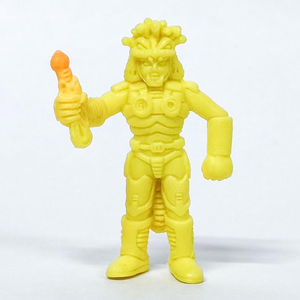 難あり：ウルトラマン怪獣消しゴム ギナ（黄） - メルカリ