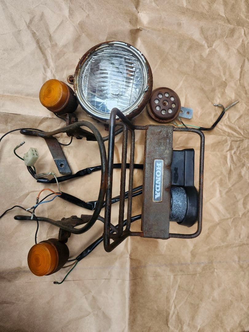 ジャンク品❗　HONDA ゴリラ　Z50J 　フロントキャリア廻り部品 ウェビックガレージセール | A549【B】☆フロントキャリア ステー